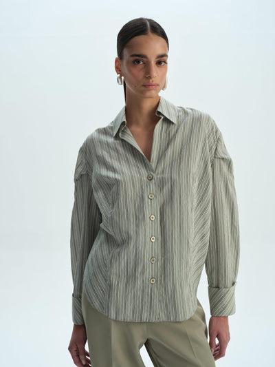STRIPED CLASSIC COLLAR BUTTON-UP SHIRT