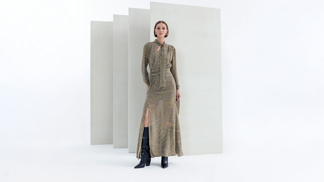 Uzun Botlarla Nasıl Elbiseler Giyilmeli