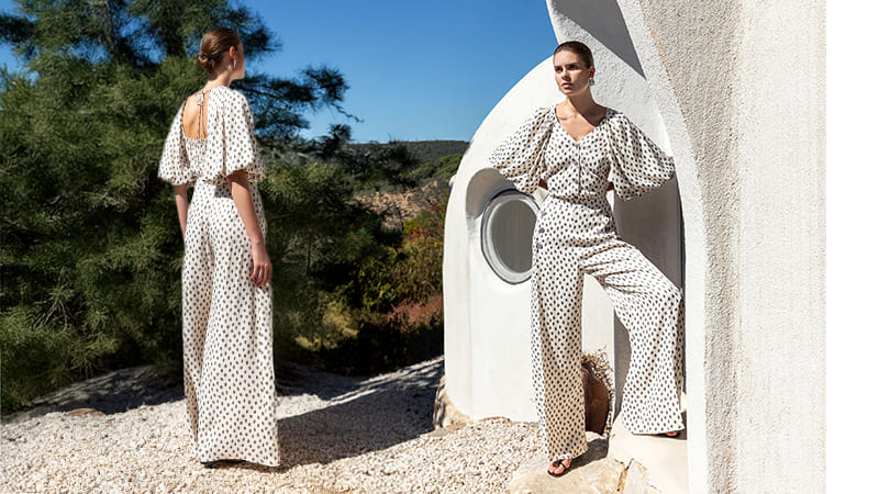 Geniş Paça Pantolon Üzerine Ne Giyilir?