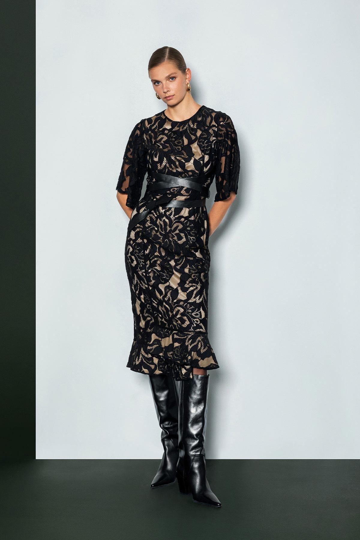 EMBROIDERED BELT DRESS 25W40651