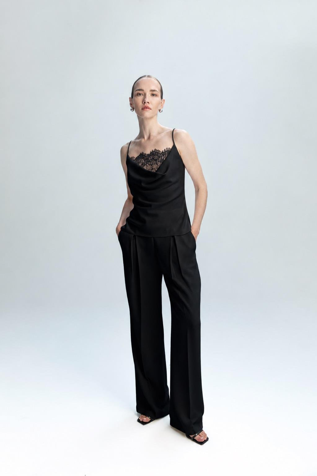 WINDOW DETAIL HIGH WAISTED PANTS